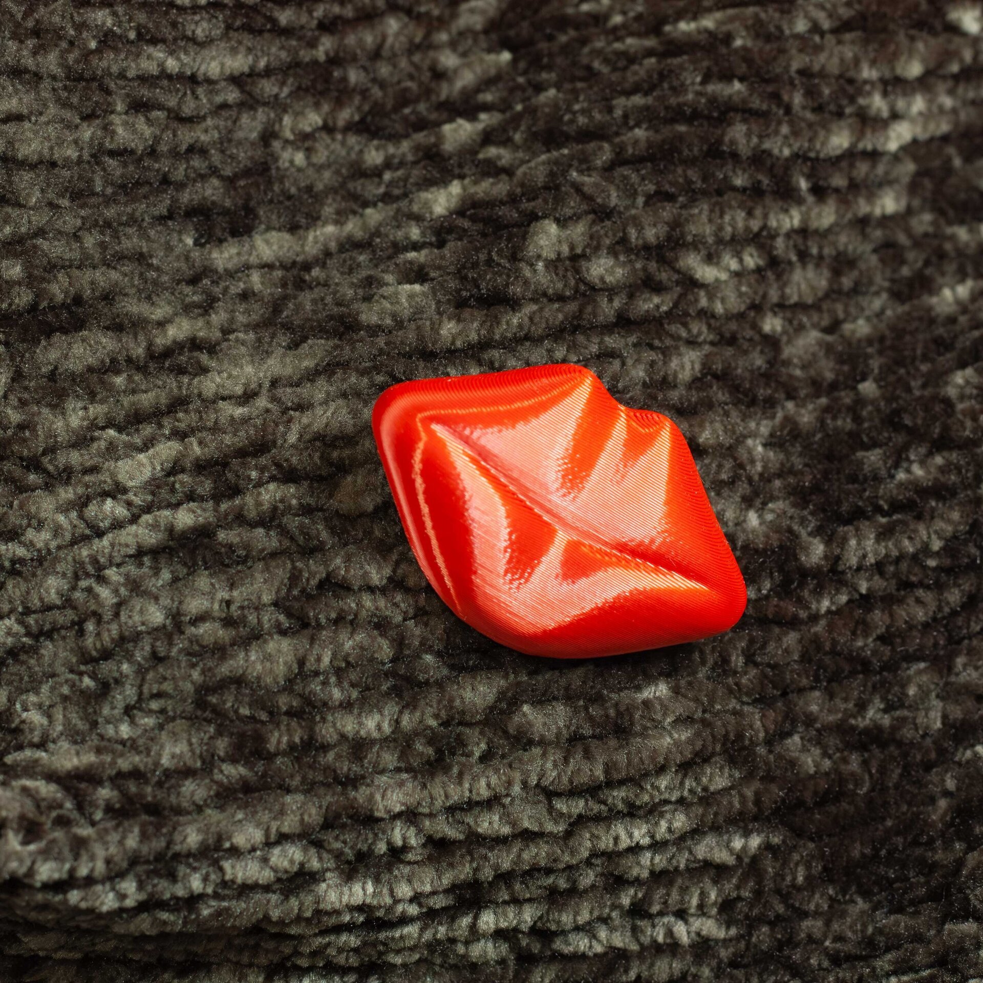 Broche Lips Rojo Coral - 2
