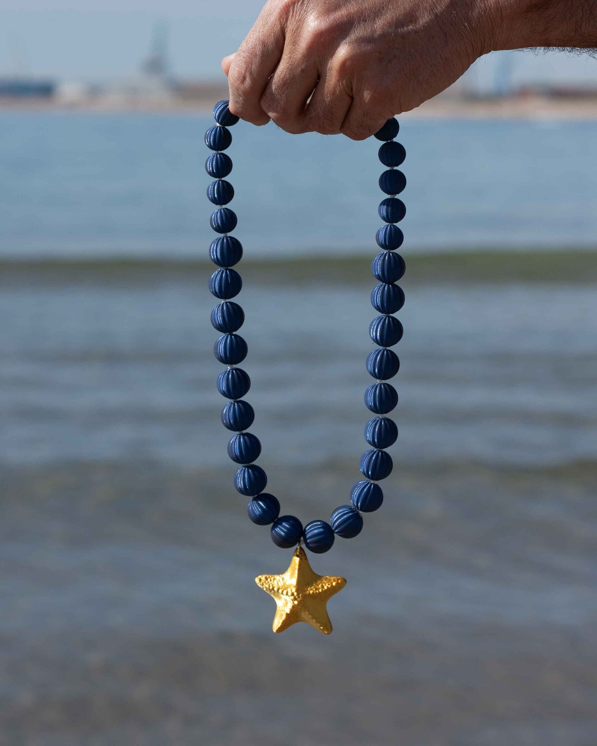 Collar Neptunia azul y dorado – Ligero, colorido y con la estrella impresa en 3D - 5