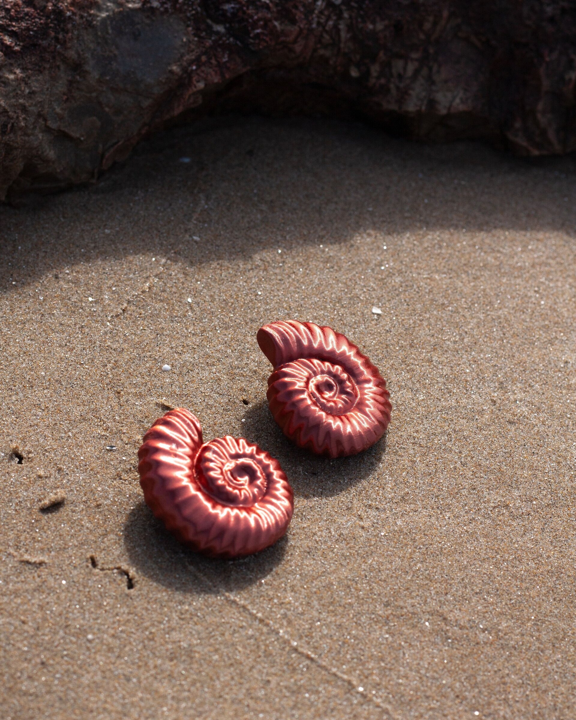 Pendientes Amonites en cobre – Ligeros, con brillo sedoso y forma de caracola - 3