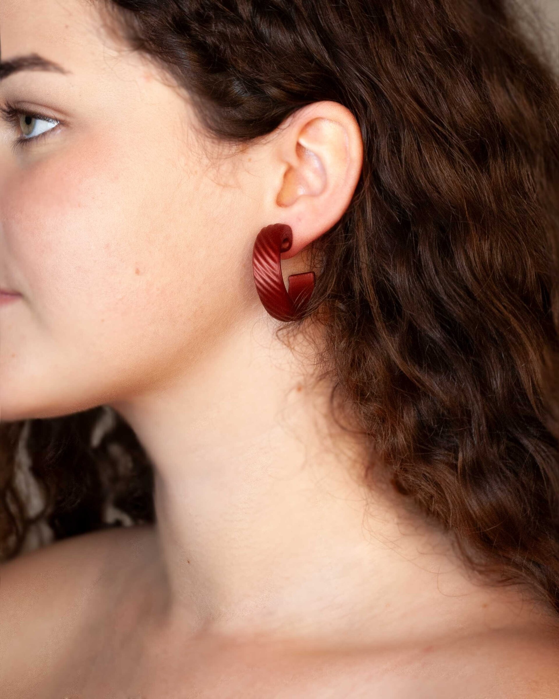 Pendientes de Aro Nouveau, en Rojo Vino - 3