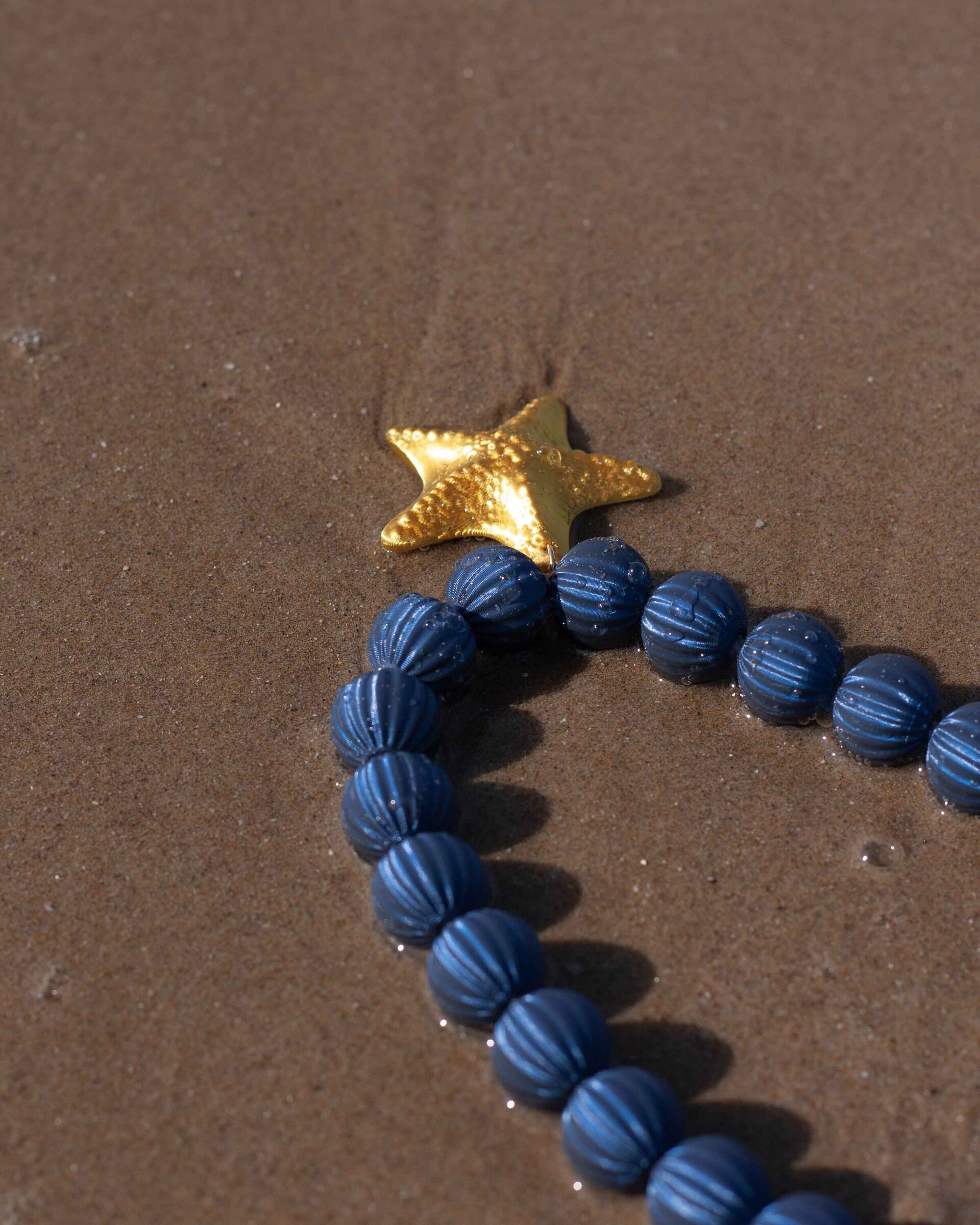 Collar Neptunia azul y dorado – Ligero, colorido y con la estrella impresa en 3D - 7